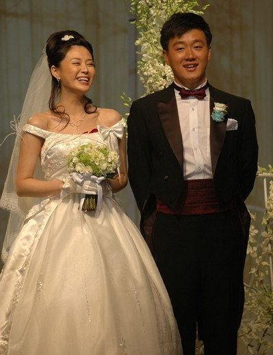 娱乐圈明星结婚爆料文,甜蜜婚礼曝光! 第3张 娱乐圈明星结婚爆料文,甜蜜婚礼曝光! 第3张